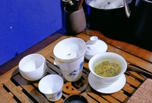 如茶般苦涩的生活（用微笑迎接人生坎坷）